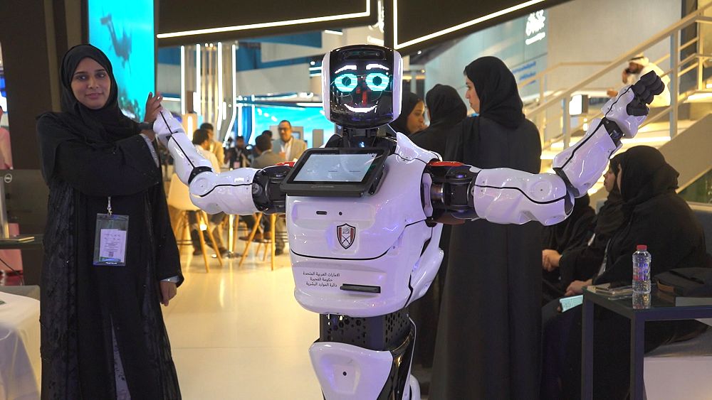 Bilimkurgu Dubai mi?  GITEX uçan arabaları, robot köpekleri ve sürücüleriz taksileri