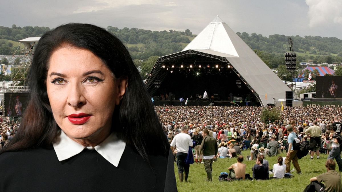 baras-ve-sesizlik-marina-abramovi-glastonbury-kalabalikin-7-dakika-sesiz-hale-getirebilir-mi-1F9EJHeb.jpg