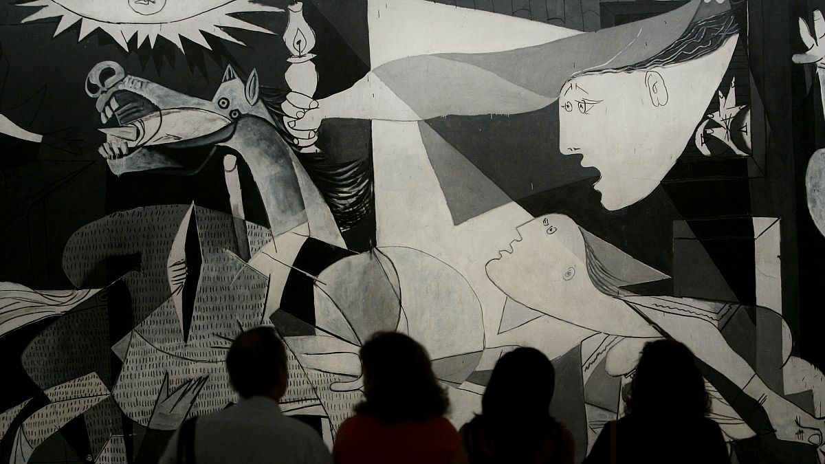 Biriyalan Sanatçi, Picasso’nun “Guernica” Yı Iki Haftadan Daha Kısa Bir SüreDen Yeniden YaratMaya Çaliskeçyor