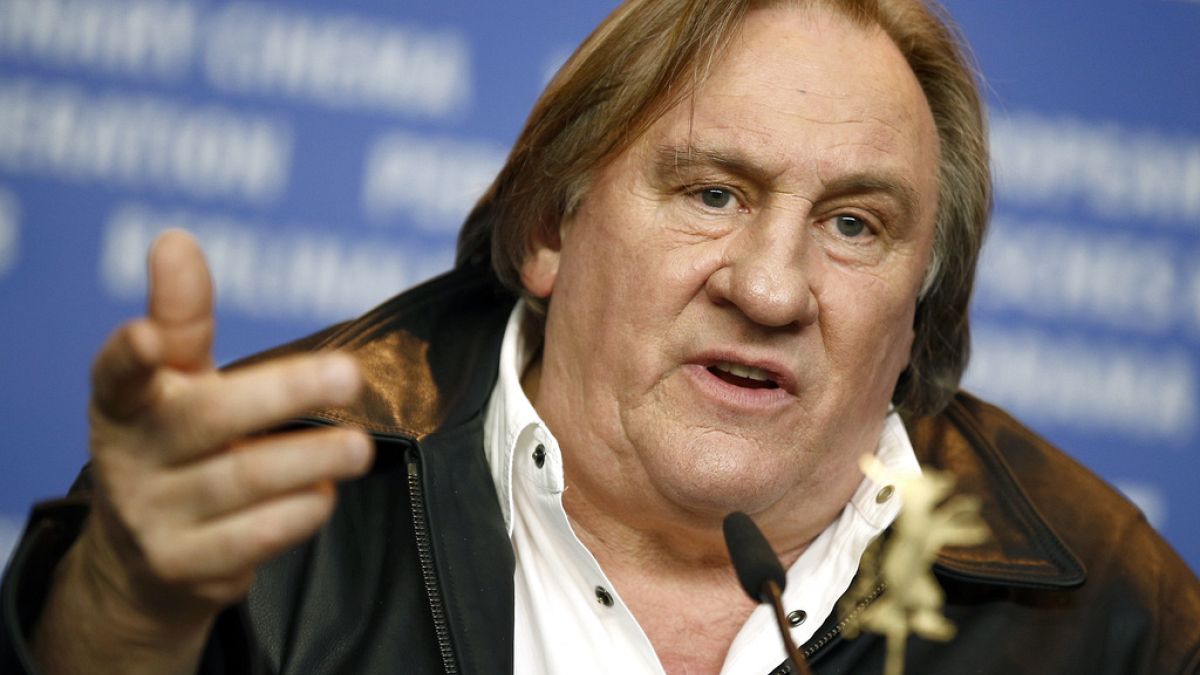 Gérard DePardieu, Cinsel Saldari Sivlamalarkin Takiben Görızaltara Airindı