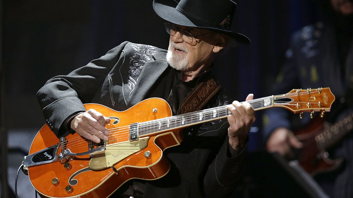Grammy Ödülü ‘Peter Gunn’ Gitarist Duane Eddy 86 Yaşezda Öldü