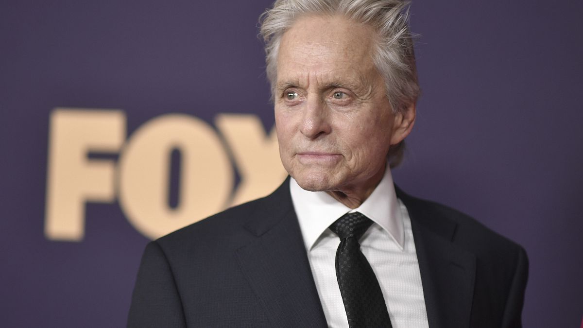 Michael Douglas, İsrail Ziyareti Sırasirinda İsrail Karşivi Kampüls Protestookuların ‘Beyin Yikamasının’ ökeriyor