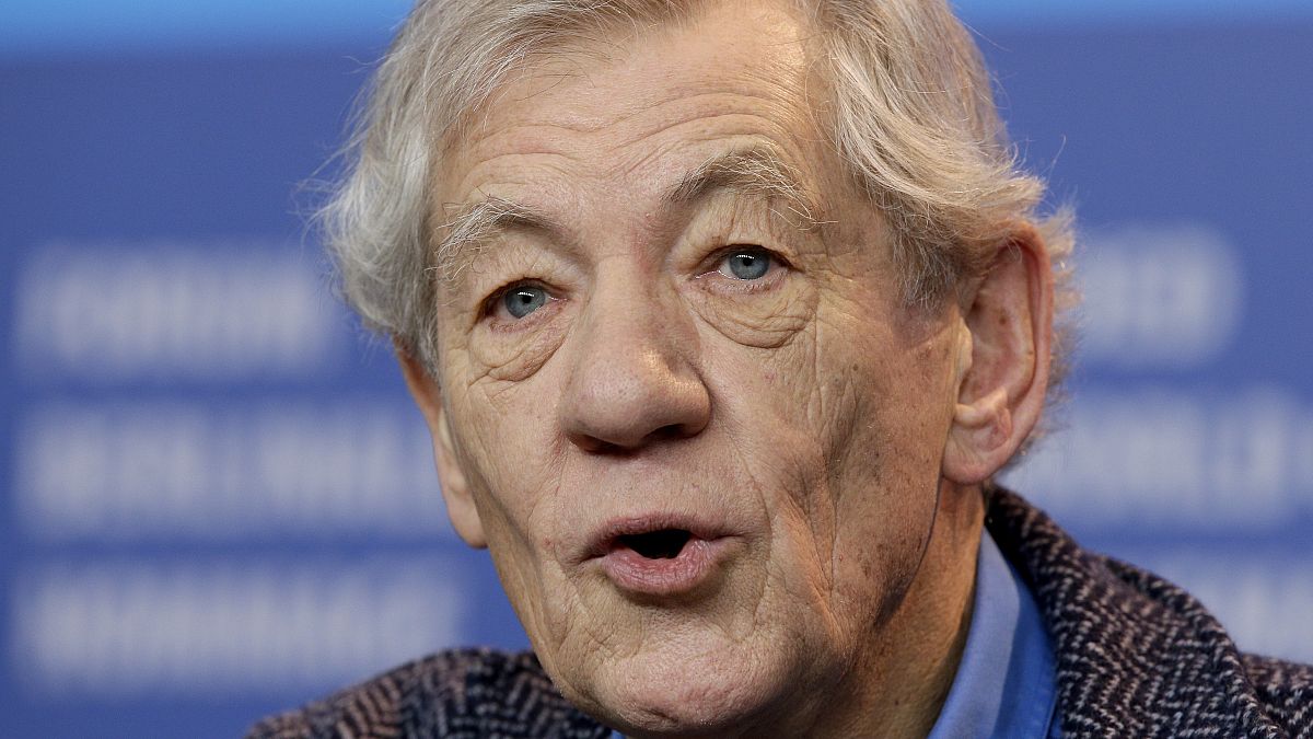 sir-ian-mckellen-sahne-duhmesinden-sonra-londra-sovlari-verleyecek-UN81zmeA.jpg