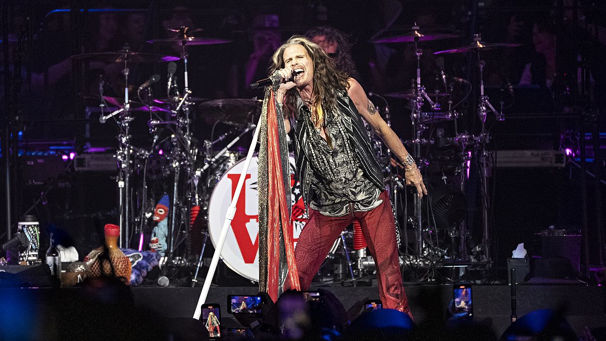 Aerosmith, Steven Tyler’ın Sesine Kalirin Hasar Nedeniyle Turdan Emekli Olur