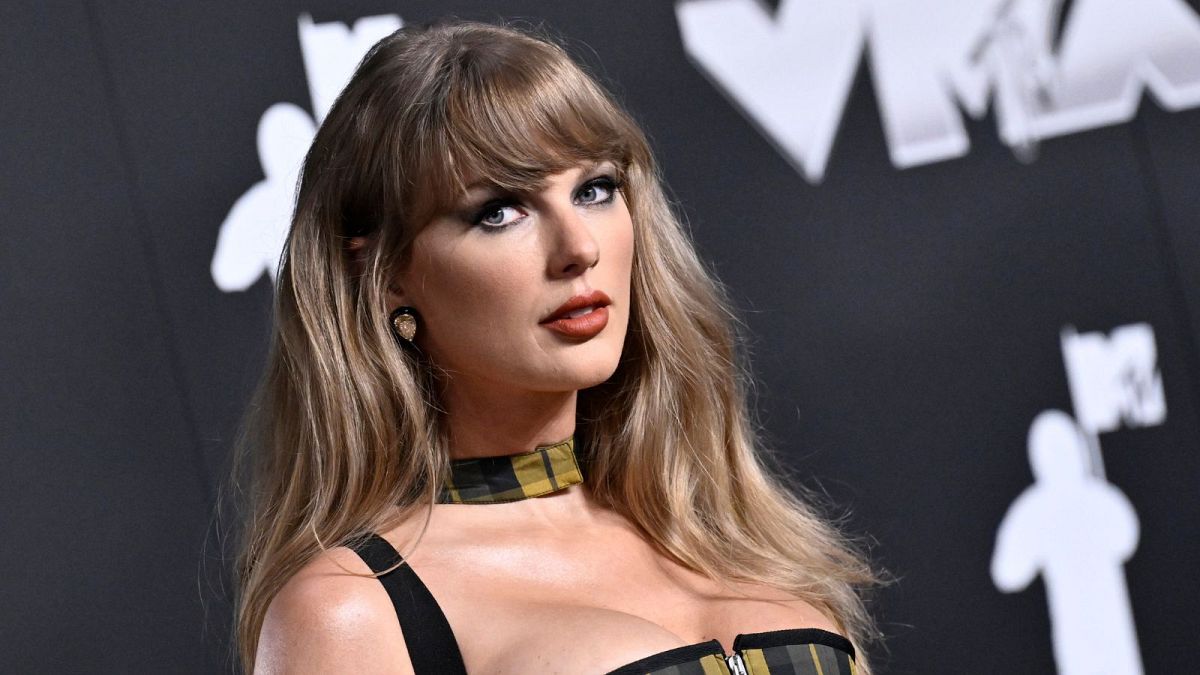 Taylor Swift, Rihanna’Yı Düzanın en Zengin Kadin Müzisyeni Olalar Ahiyor