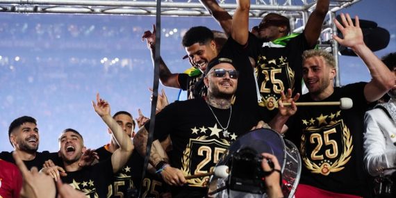 25.05.2025'te Yenikapı'da kupayı verin