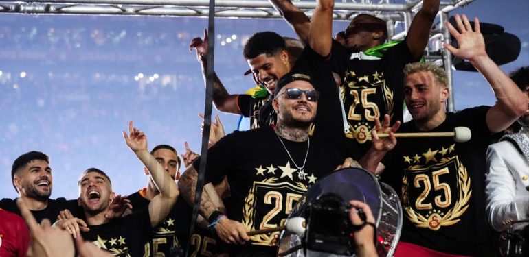 25.05.2025'te Yenikapı'da kupayı verin