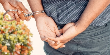 Mika Raun Gozaltina Alindi Neden ve Surec Nasil Isledi featured