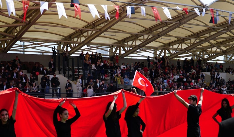 19 Nisan Cuma Ekranlarda Bu Aksam Neler Var featured