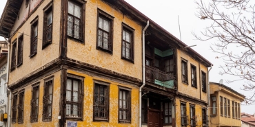 Volkan Konak8217in Esi Selma Konak Ilk Kez Ekranda Bir Yillik Sessizligin Ardi featured